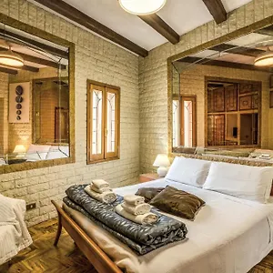 https://fontana-di-trevi-charming-apartment.it-romehotels.com